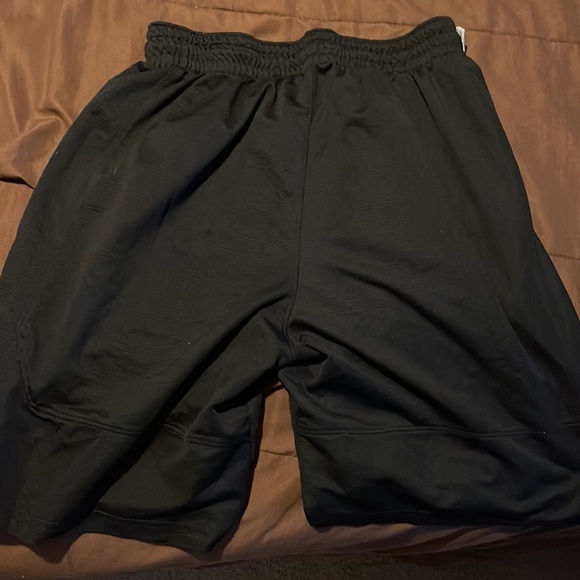 Mens black nike short with zipper - Picture 2 of 3